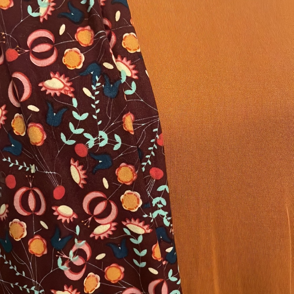 XS LuLaRoe Irma top and OS leggings